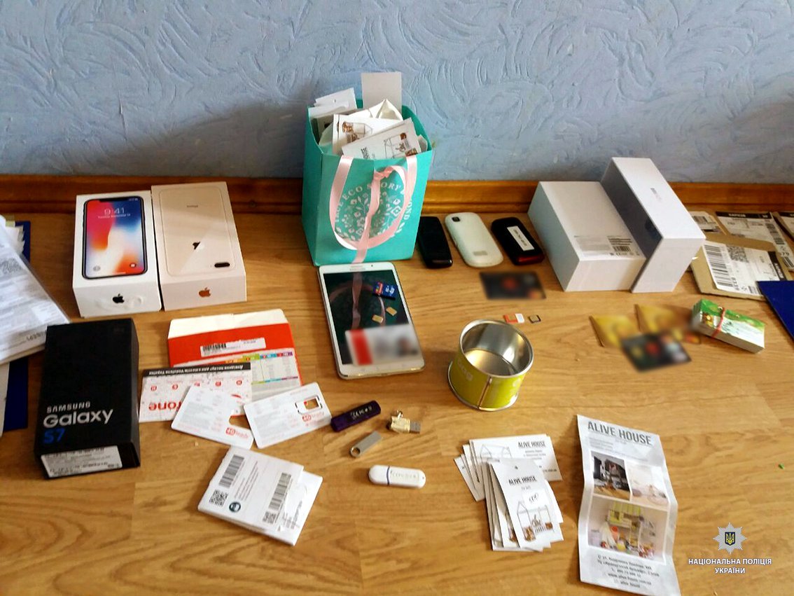 В Харькове мошенники продали несуществующую мебель на 600 тыс. гривен, обманув 150 человек