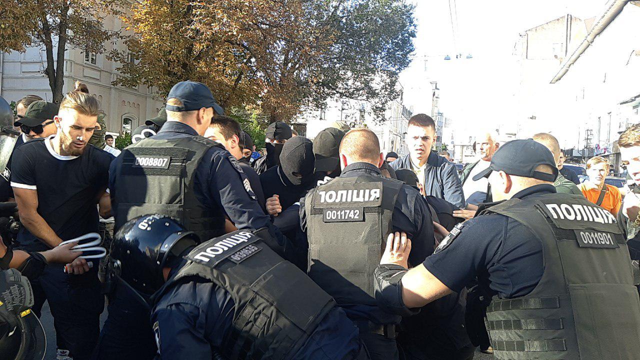 В Харькове прошли Марш равенства и Марш за традиционные ценности (ФОТО, ВИДЕО)