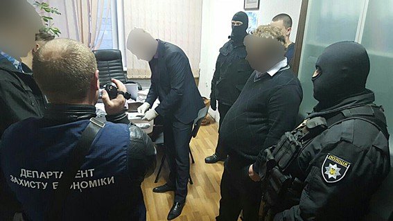В Харькове руководство завода задержали за вымогательство 1,5 млн грн взятки