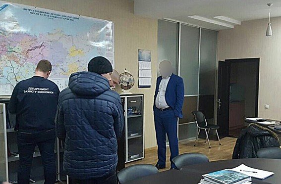 В Харькове руководство завода задержали за вымогательство 1,5 млн грн взятки