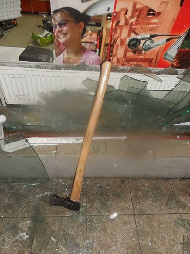 В Киеве из магазина бытовой техники украли смартфоны стоимостью 600 тыс. грн