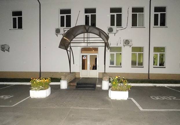 В Киеве на Оболони четверо мужчин в камуфляже напали на офис