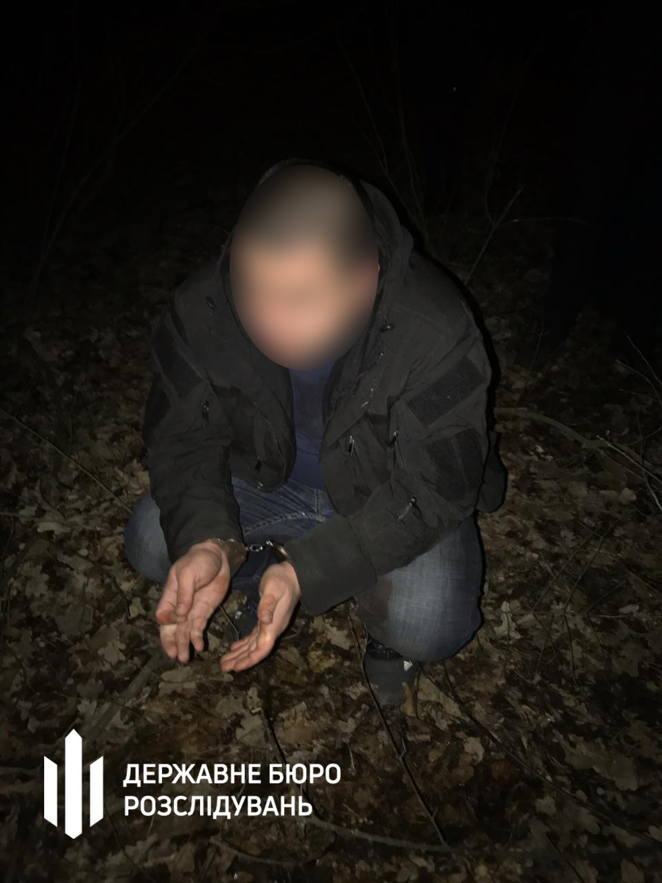 В Киеве пьяный полицейский исполосовал ножом коллегу