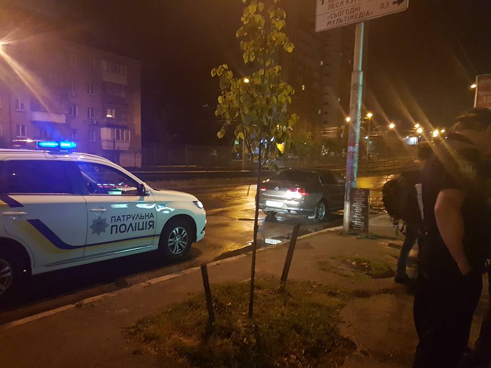 В Киеве полиция не позволила нетрезвому российскому консулу сесть за руль