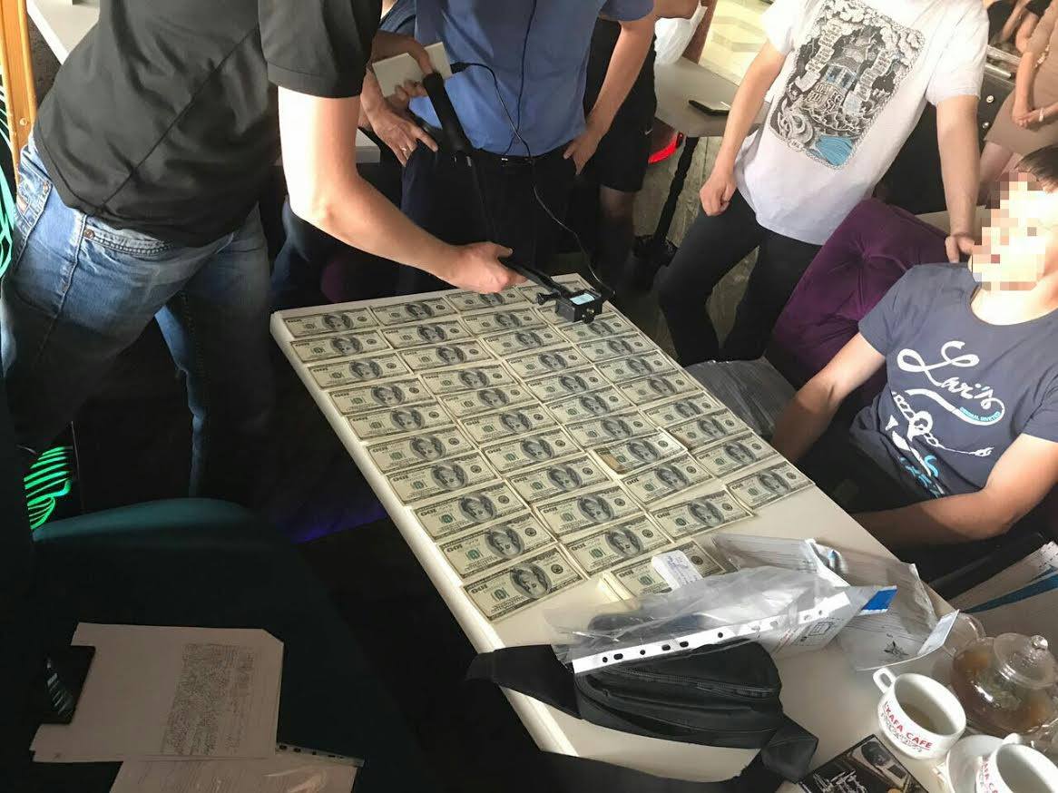 В Киеве задержан мужчина, требовавший 50 тыс. долл. за решение Высшего спецсуда