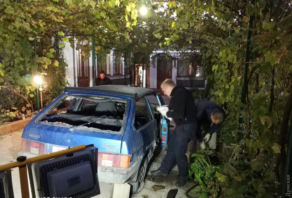 В Одесской области взорвали автомобиль чиновницы