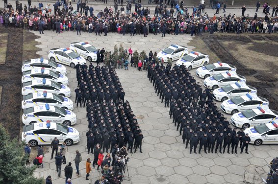 В Полтаве 245 патрульных полицейских приняли присягу
