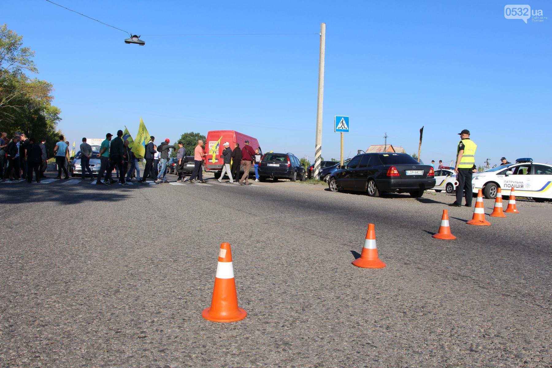 В Полтавской области водители на еврономерах перекрывали трассу Киев - Харьков