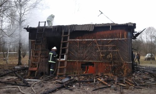 В Ровенской области при пожаре погибли трое детей