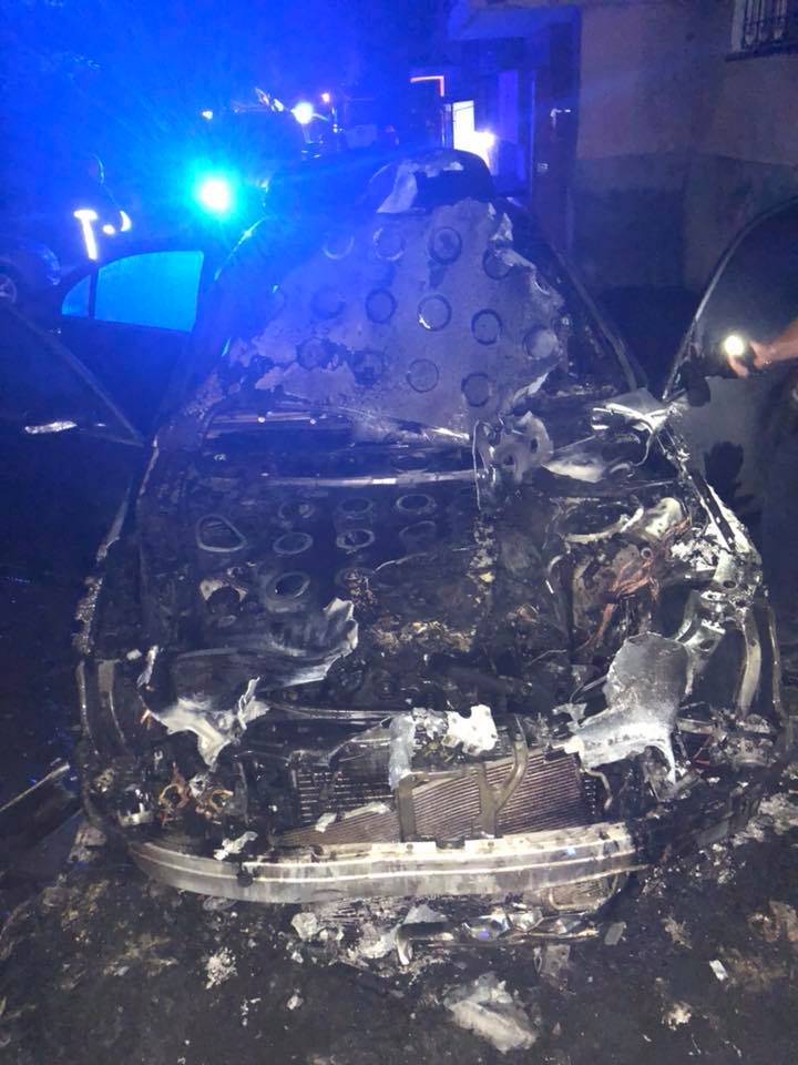 В Ровно горел автомобиль депутата местного горсовета, пострадавших нет