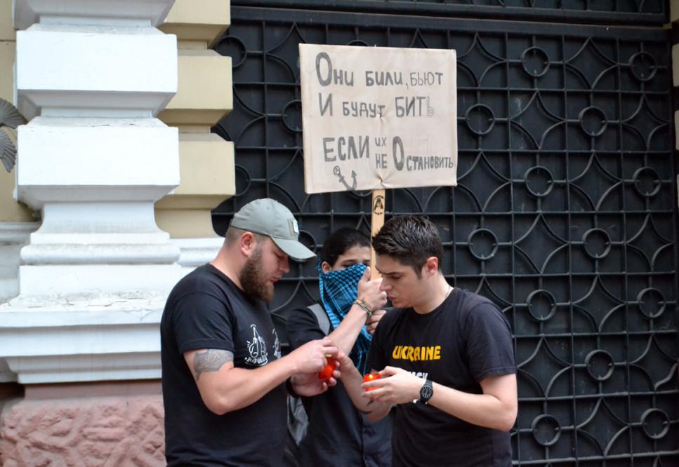 В ряде городов Украины прошли митинги за отставку Авакова (ФОТО, ВИДЕО)