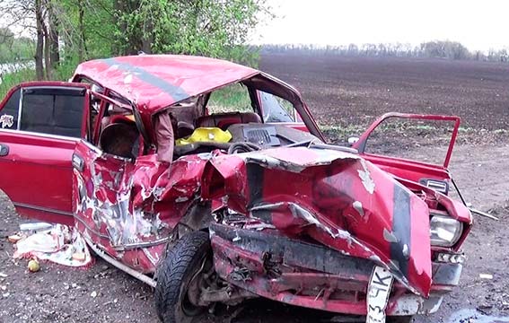 В Винницкой обл. столкнулись Москвич и Mercedes, два человека погибли, - МВД