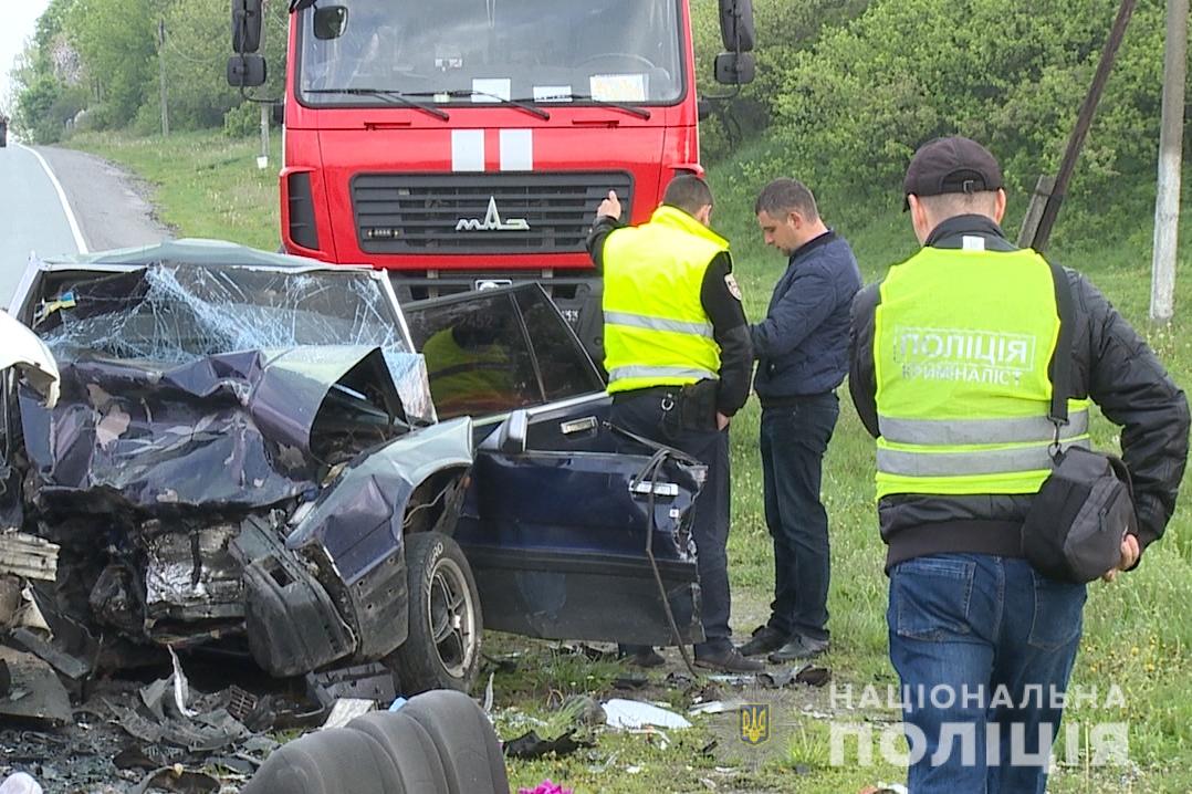 В Винницкой области столкнулись два автомобиля: погибли четыре человека