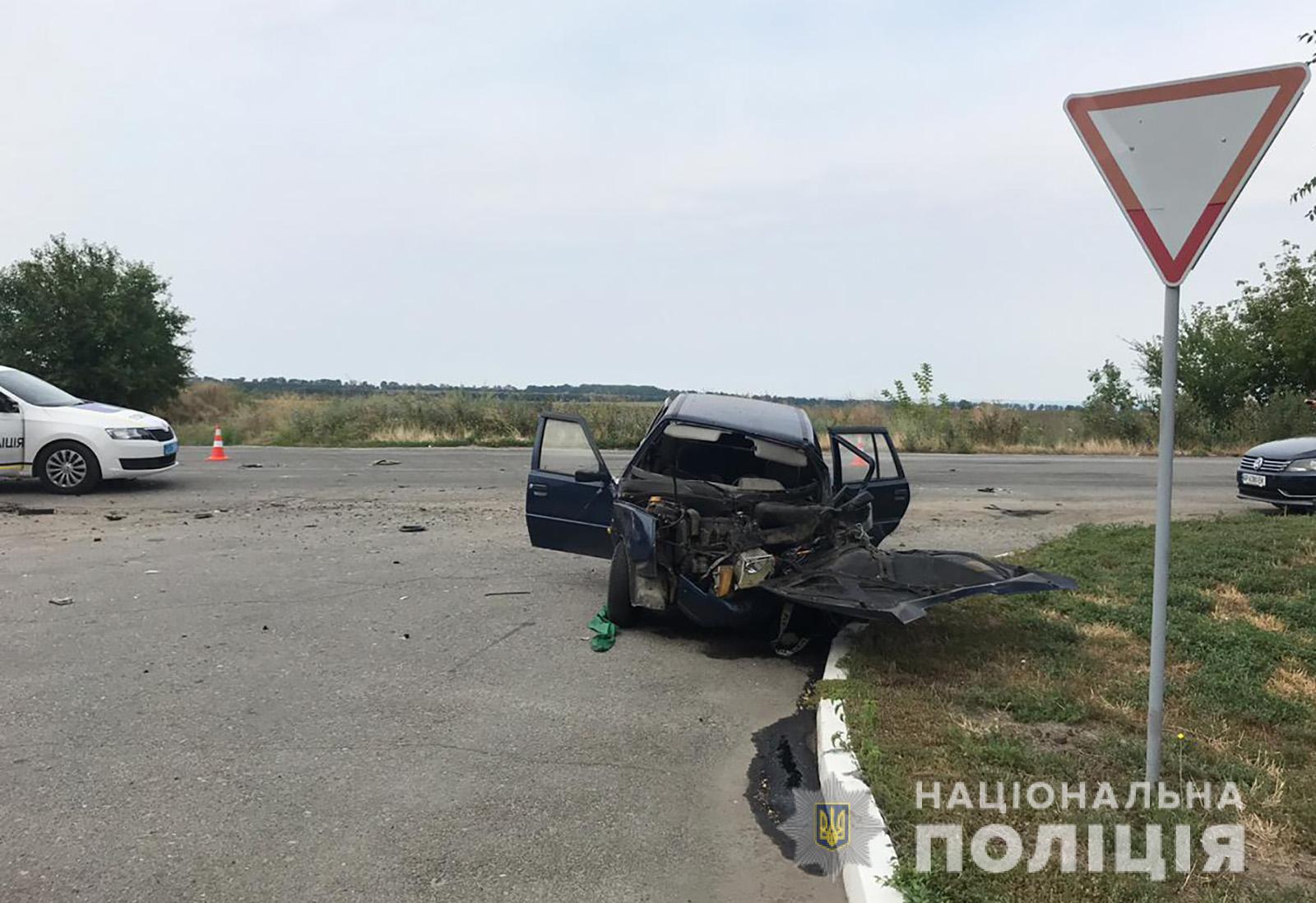 В Запорожской области фура влетела в легковушку, водитель грузовика погиб
