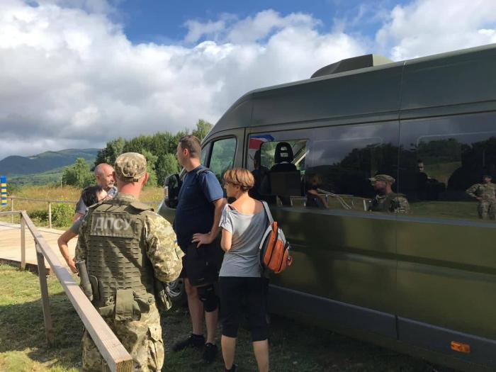 Временный пункт пропуска на польско-украинской границе открылся на Закарпатье (ФОТО)