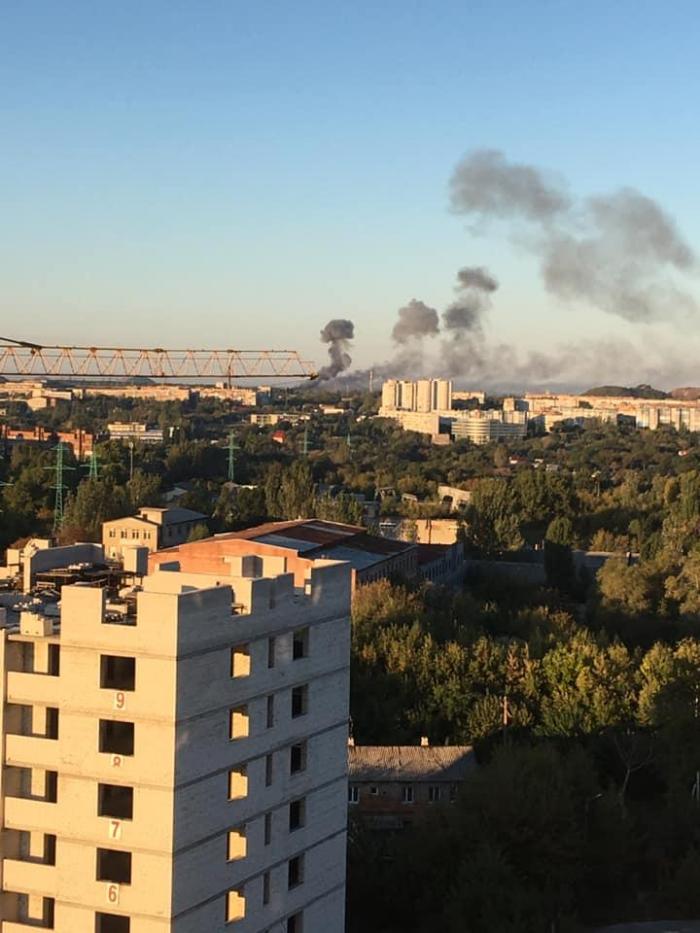 Взрывы в Донецке: у боевиков загорелся склад боеприпасов (ФОТО, ВИДЕО)