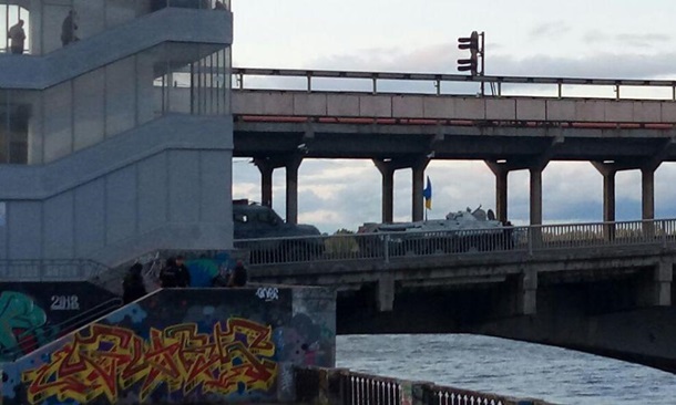 Захват моста Метро в Киеве. Что произошлоСюжет