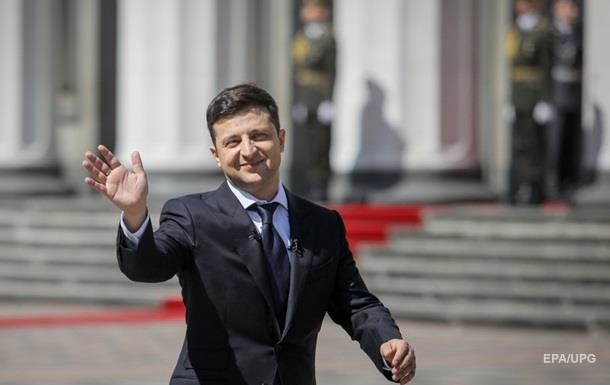 Зеленский о своих звонках Путину: Корона не упадет