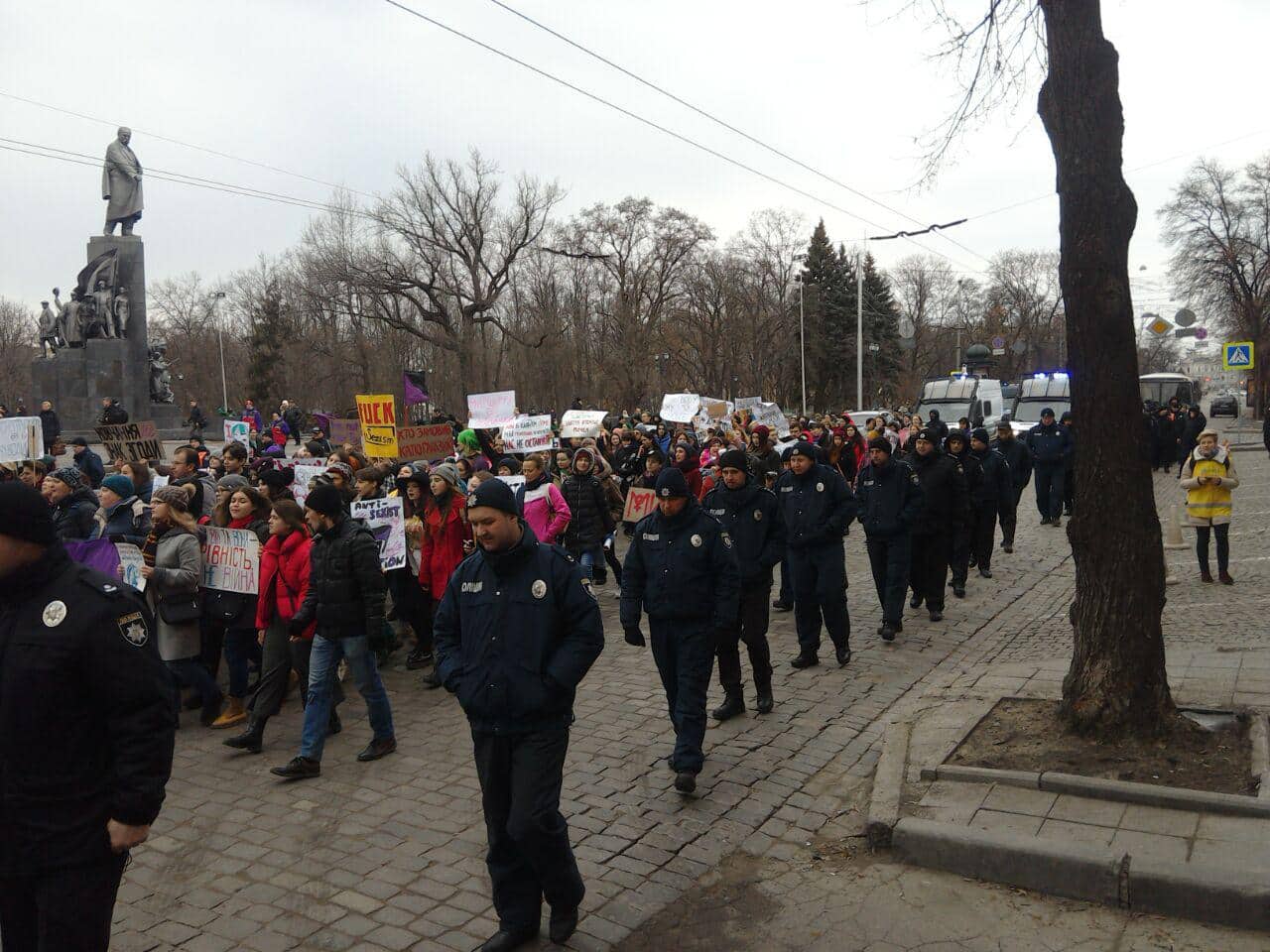 Женские марши, авторалли и праздничный общественный транспорт: Как Украина отпраздновала 8 Марта (фото, видео)