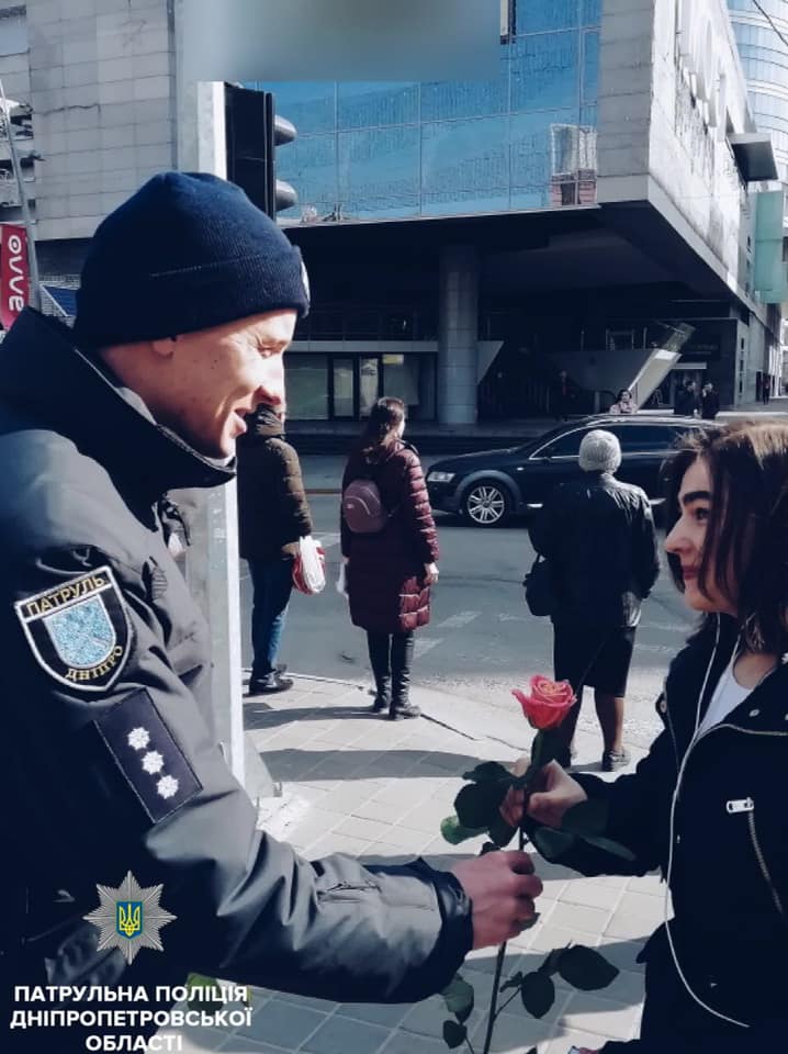 Женские марши, авторалли и праздничный общественный транспорт: Как Украина отпраздновала 8 Марта (фото, видео)