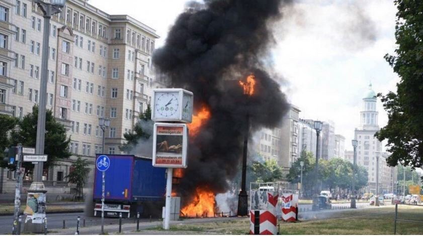 В центре Берлина взорвался грузовик