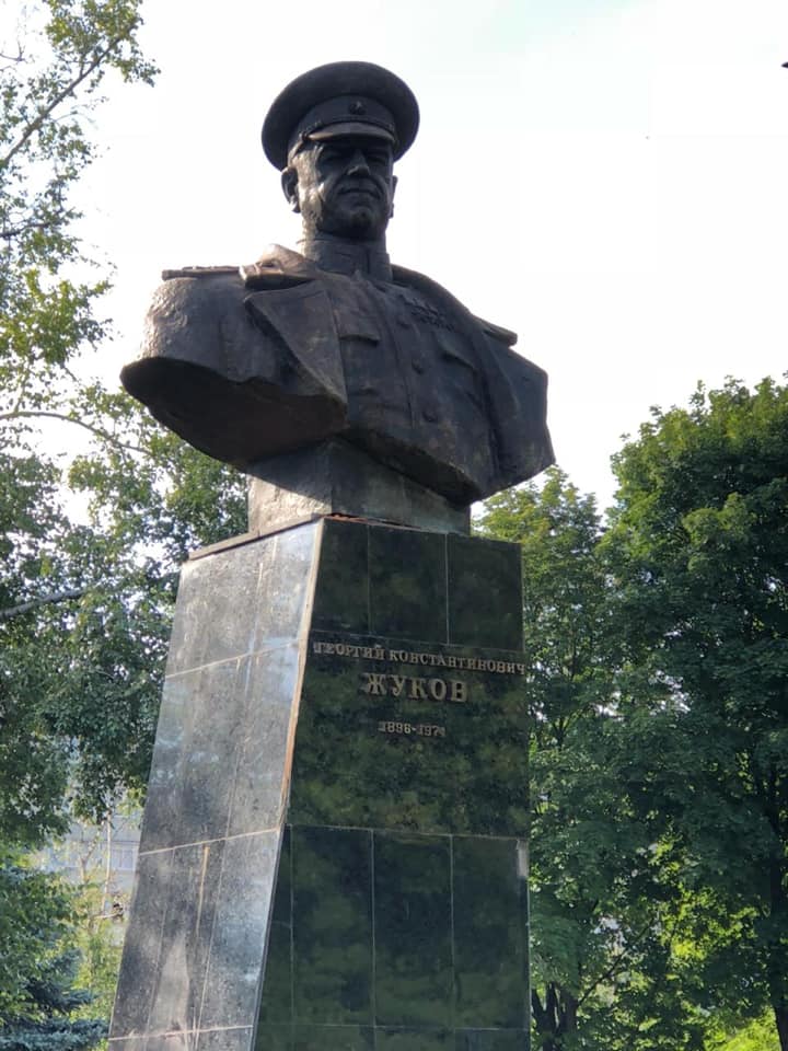 В Харькове восстановили памятник Жукову