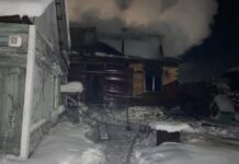 В Якутии при пожаре в жилом доме погибло четверо детей