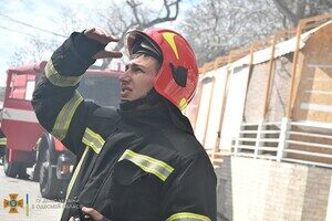 В Аркадии загорелся ресторан "Реберня" В Аркадии загорелся ресторан "Реберня"