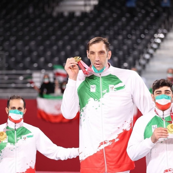 Найвищий спортсмен планети зі зростом 246 см став чемпіоном світу (відео)