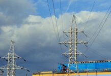 Из-за непогоды более десятка населенных пунктов Одесской области остались без света