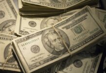 Курс валют в Украине 16 декабря 2023: сколько стоит доллар и евро