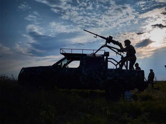 Ворог атакував Україну вночі з повітря: ППО збивала дрони і вразила ракету