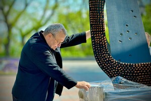 На Думской площади появилась новая скульптура