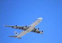 Польша закрывает часть воздушного пространства у границы с Украиной: что известно
