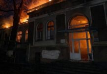 В Одесской области загорелся лицей: огонь охватил большую площадь