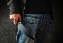 В Одесской области мужчина с ножом напал на работников ТЦК: двое раненых в тяжелом состоянии